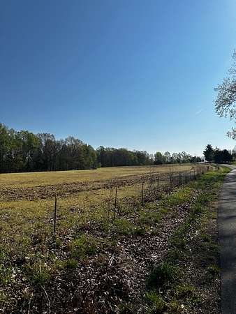 108 Acres of Land for Sale in Bethpage, Tennessee