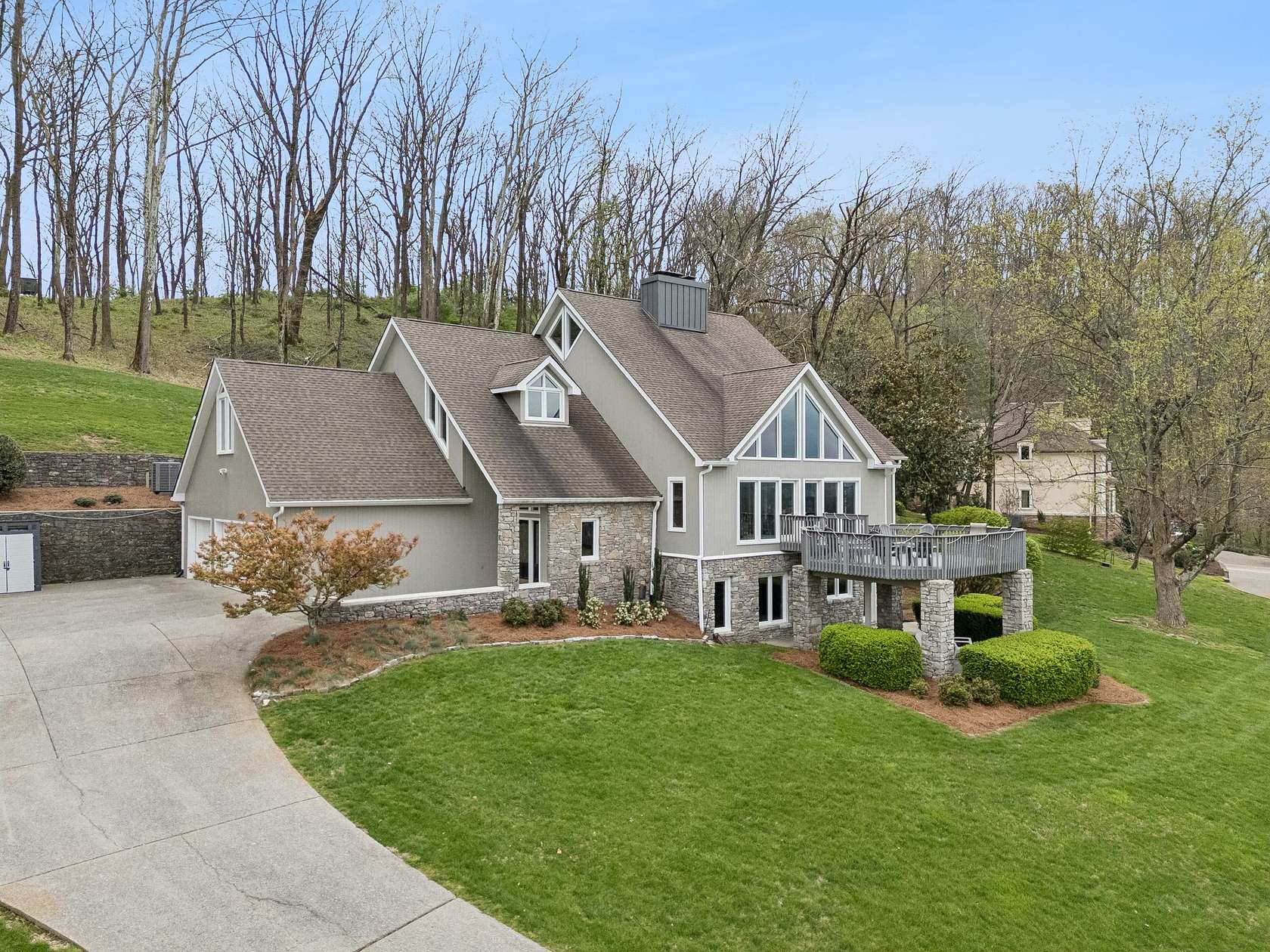 5.56 Acres of Land with Home for Sale in Franklin, Tennessee