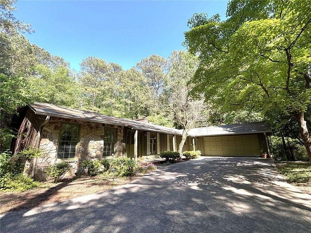 7.5 Acres of Land with Home for Sale in Fayetteville, Georgia