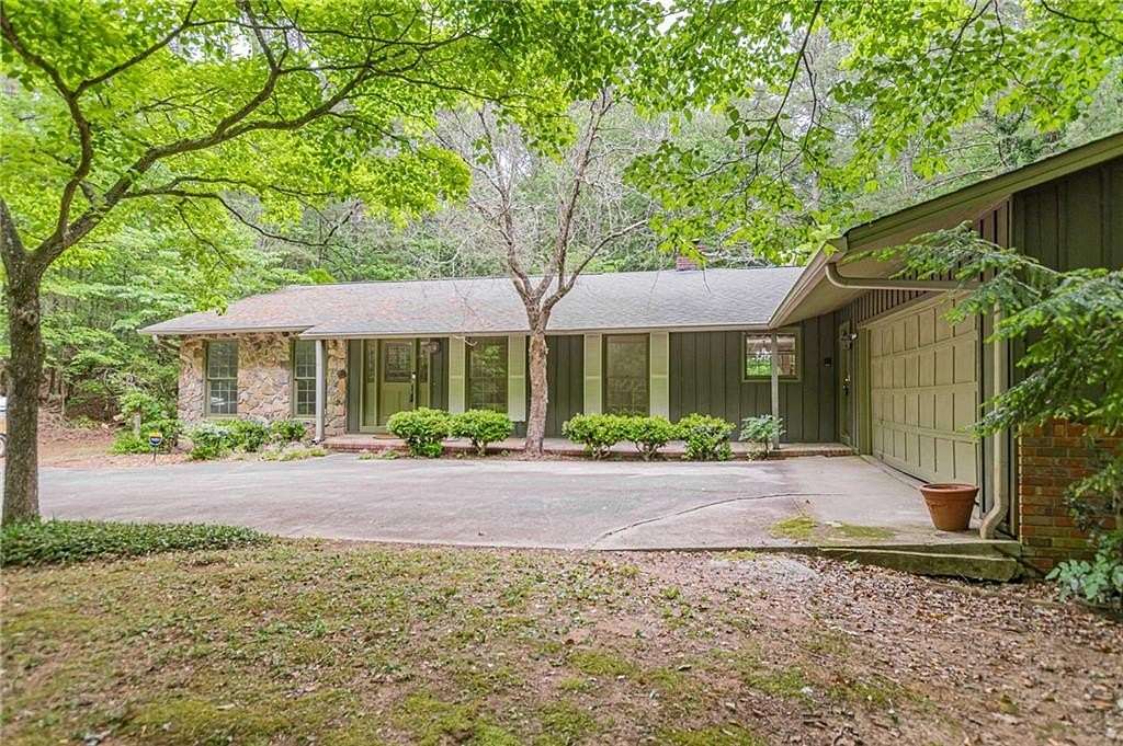 7.5 Acres of Land with Home for Sale in Fayetteville, Georgia