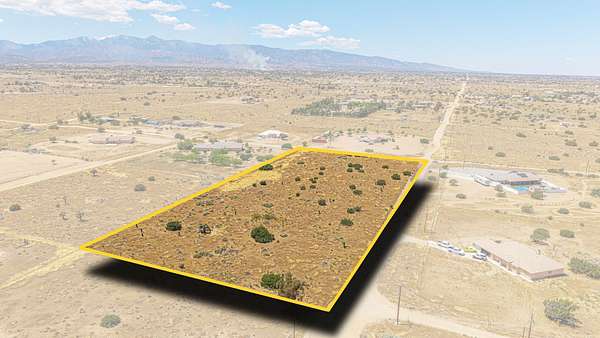 4.55 Acres of Residential Land for Sale in Phelan, California