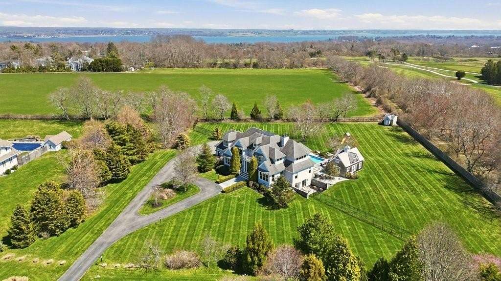 3 Acres of Land with Home for Sale in Portsmouth, Rhode Island