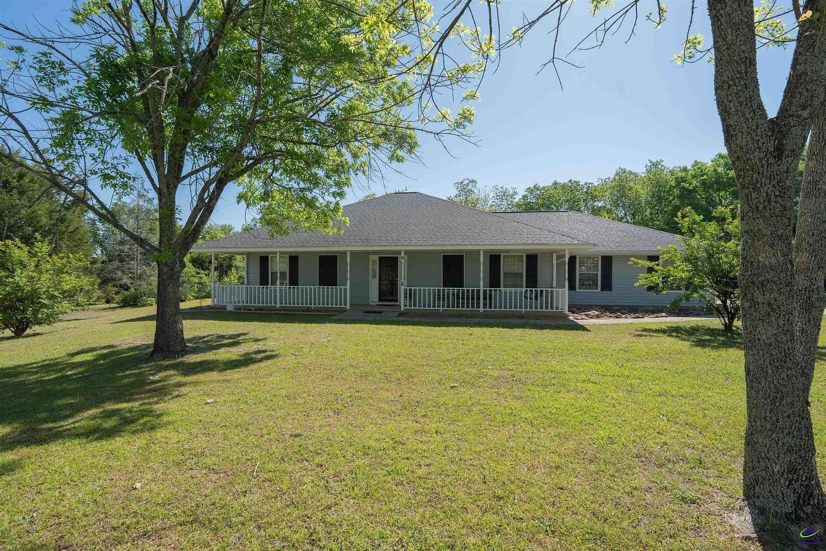 4.25 Acres of Land with Home for Sale in Warner Robins, Georgia