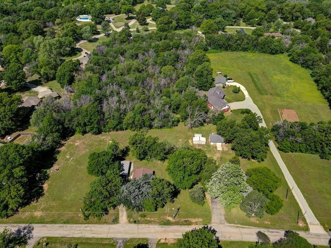 1.73 Acres of Land with Home for Sale in Arkansas City, Kansas