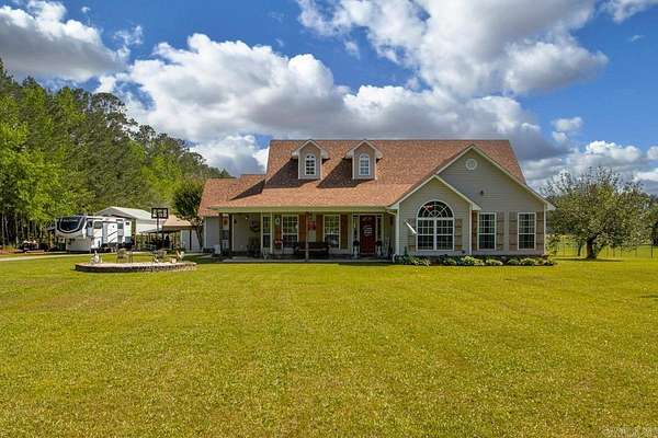 3.52 Acres of Land with Home for Sale in Sheridan, Arkansas