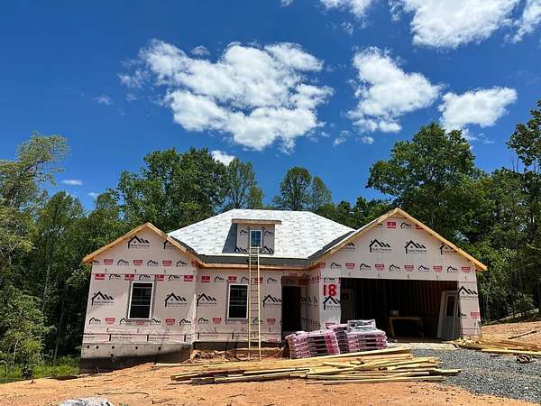 2.1 Acres of Land with Home for Sale in Appomattox, Virginia