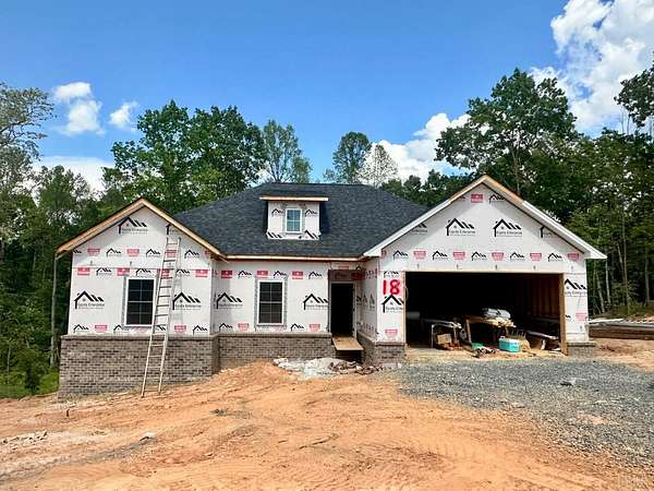 2.1 Acres of Land with Home for Sale in Appomattox, Virginia
