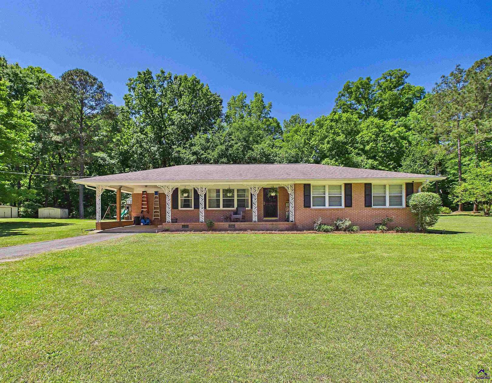 2 Acres of Land with Home for Sale in Kathleen, Georgia