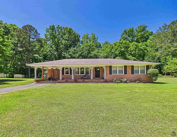 2 Acres of Land with Home for Sale in Kathleen, Georgia