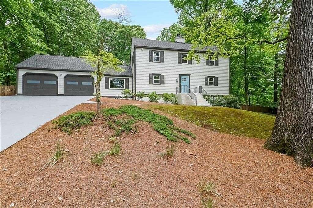 2.25 Acres of Land with Home for Lease in Alpharetta, Georgia