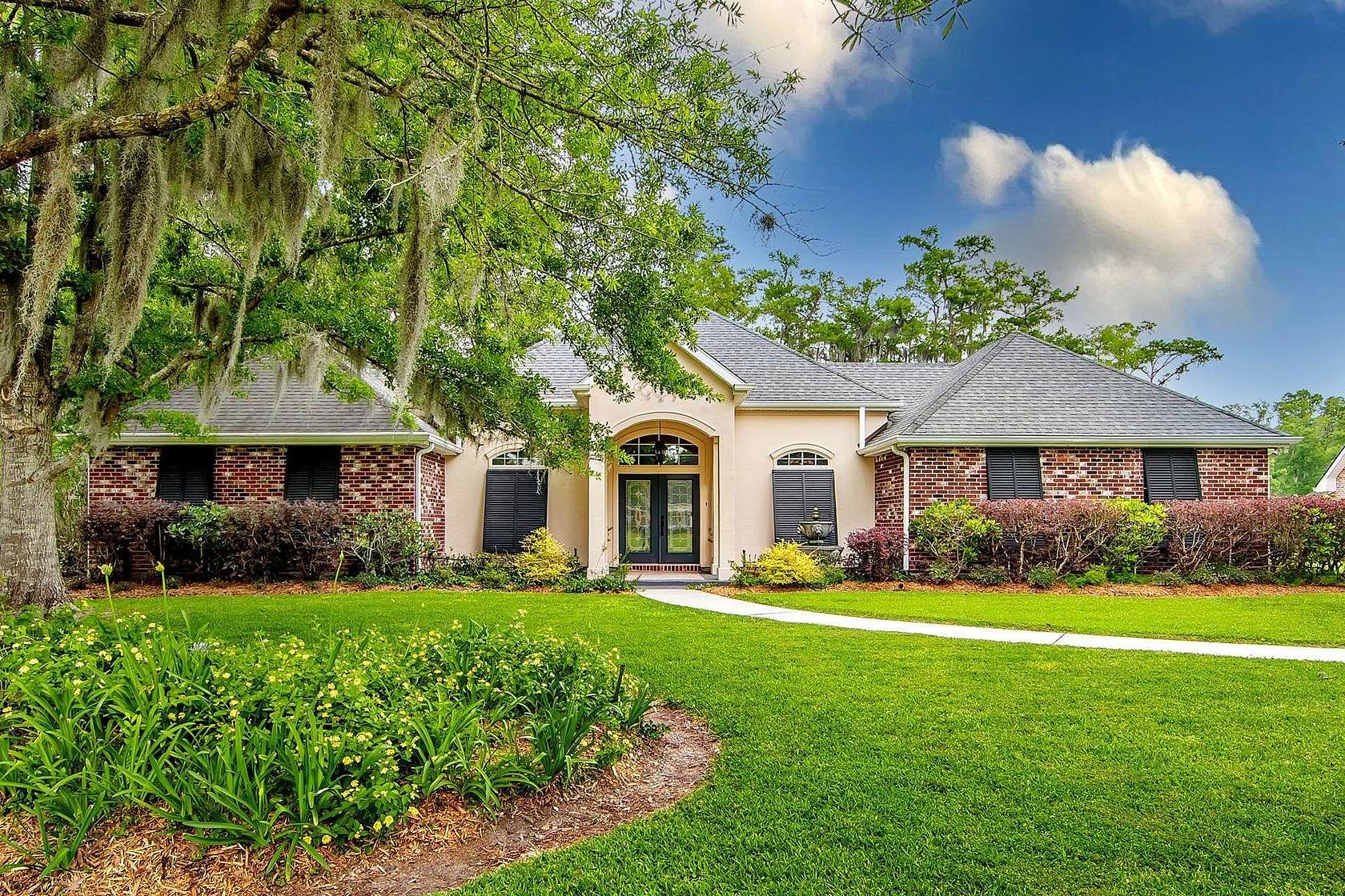 1.67 Acres of Land with Home for Sale in Houma, Louisiana