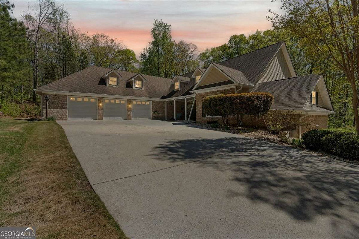 10 Acres of Recreational Land with Home for Sale in Douglasville, Georgia