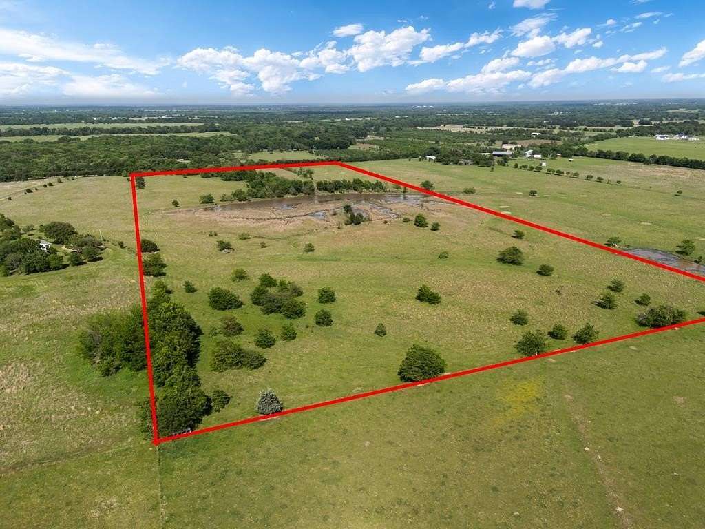 24.5 Acres of Agricultural & Residential Land for Sale in Wills Point, Texas