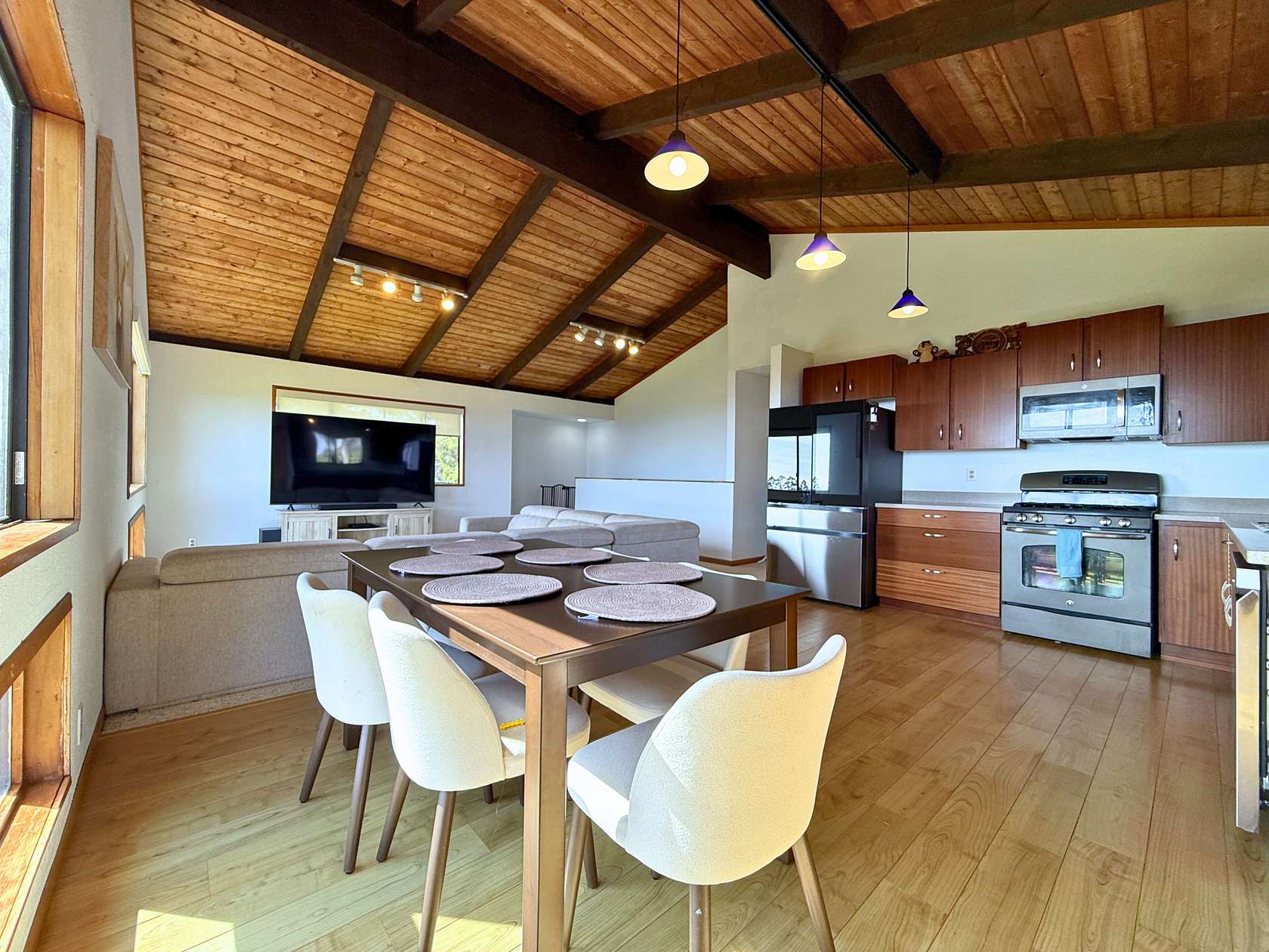 14 Acres of Land with Home for Sale in Laupahoehoe, Hawaii