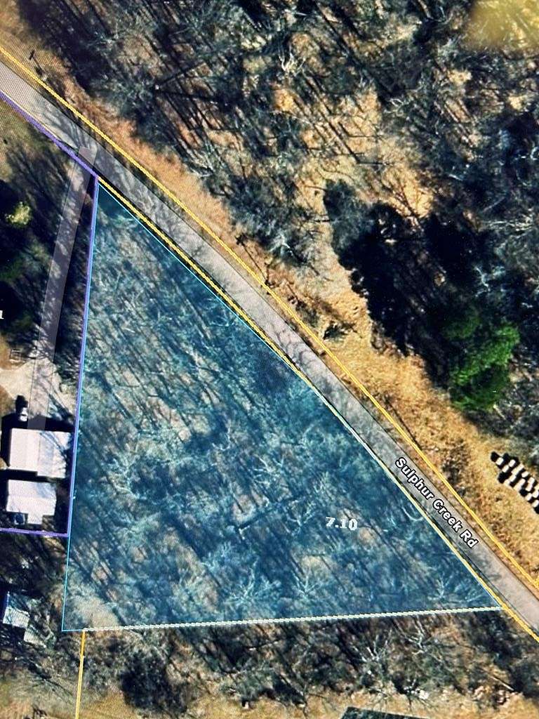 1.7 Acres of Residential Land for Sale in Big Sandy, Tennessee