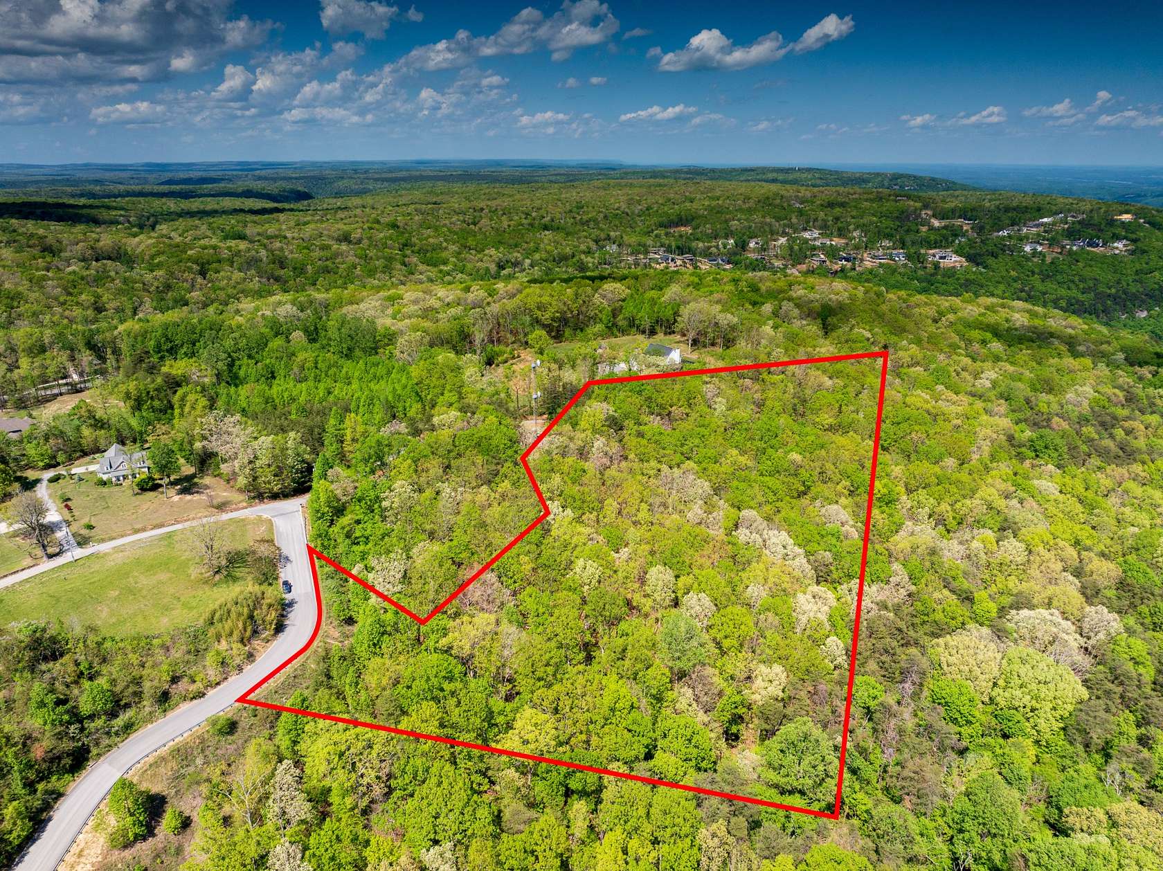10.5 Acres of Land for Sale in Signal Mountain, Tennessee