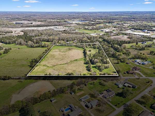 17.5 Acres of Land for Sale in Shelbyville, Tennessee