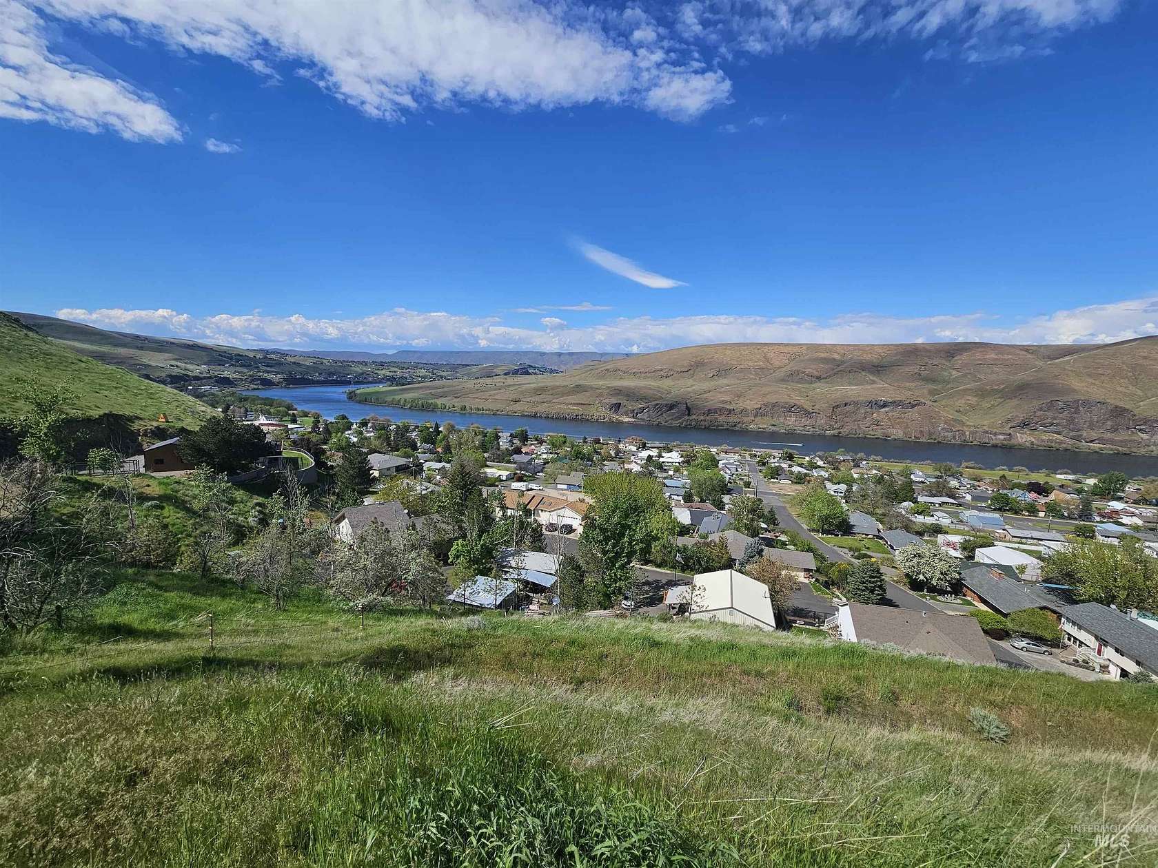 3.28 Acres of Residential Land for Sale in Asotin, Washington