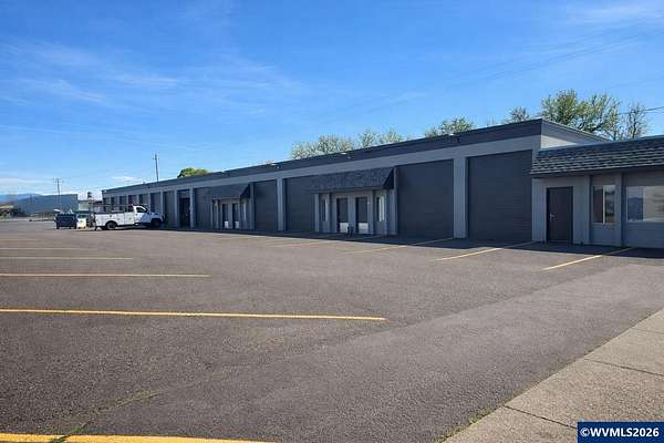 2.9 Acres of Improved Commercial Land for Sale in Lebanon, Oregon