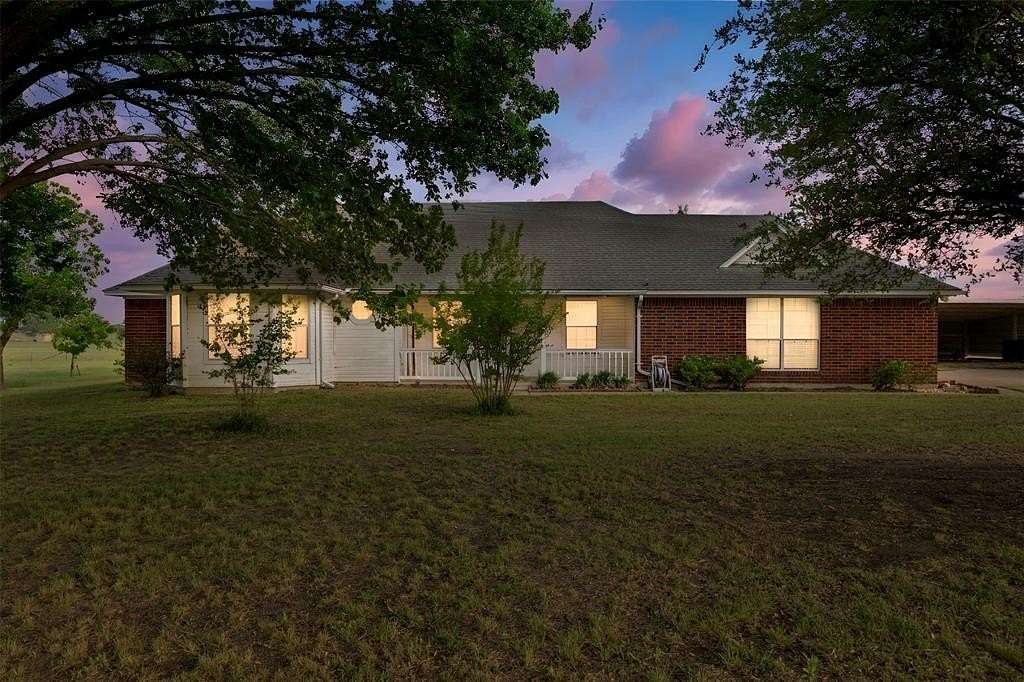 5 Acres of Land with Home for Sale in Waxahachie, Texas