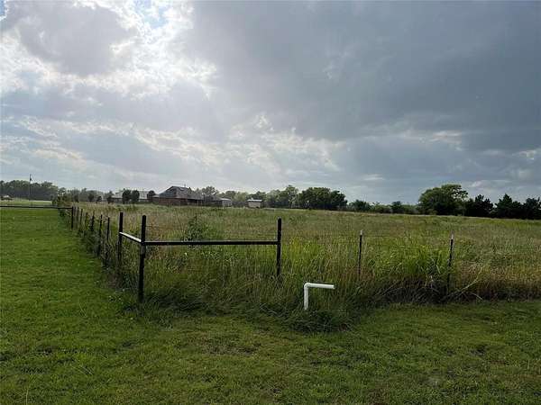 2.3 Acres of Residential Land for Sale in Trenton, Texas