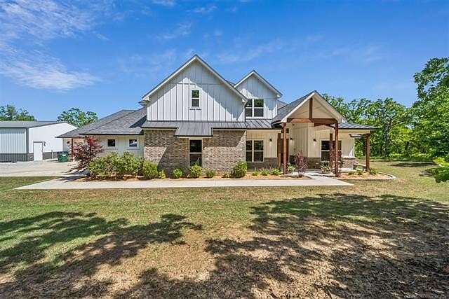 18.7 Acres of Land with Home for Sale in Skiatook, Oklahoma