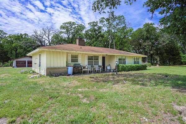 1.77 Acres of Land with Home for Sale in Kemp, Texas