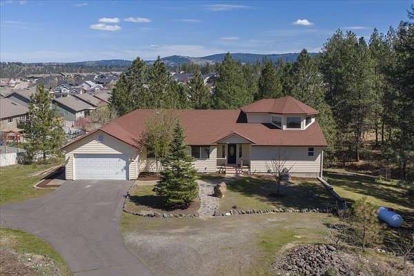 2.5 Acres of Land with Home for Sale in Spokane, Washington