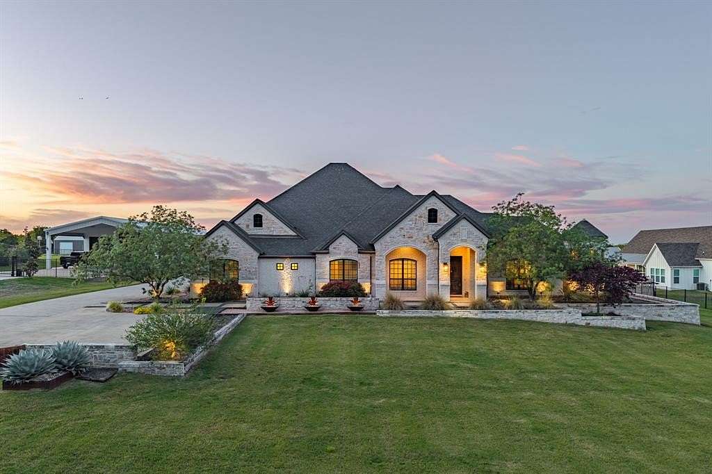 1.5 Acres of Land with Home for Sale in Rockwall, Texas