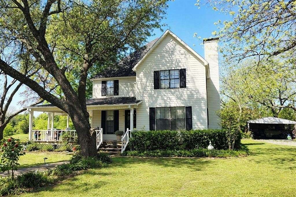 2.37 Acres of Land with Home for Sale in Tioga, Texas