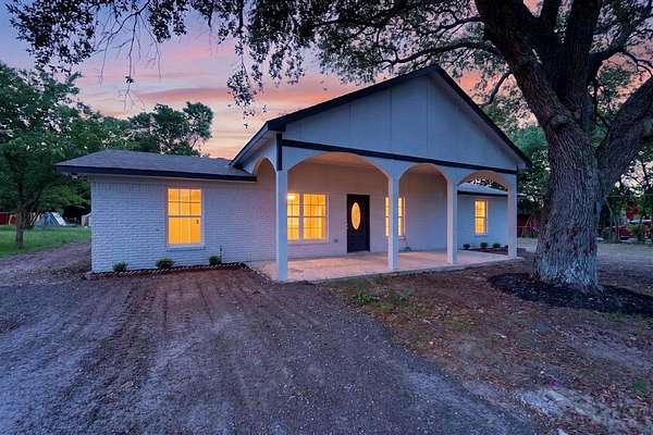 4 Acres of Land with Home for Sale in Kaufman, Texas