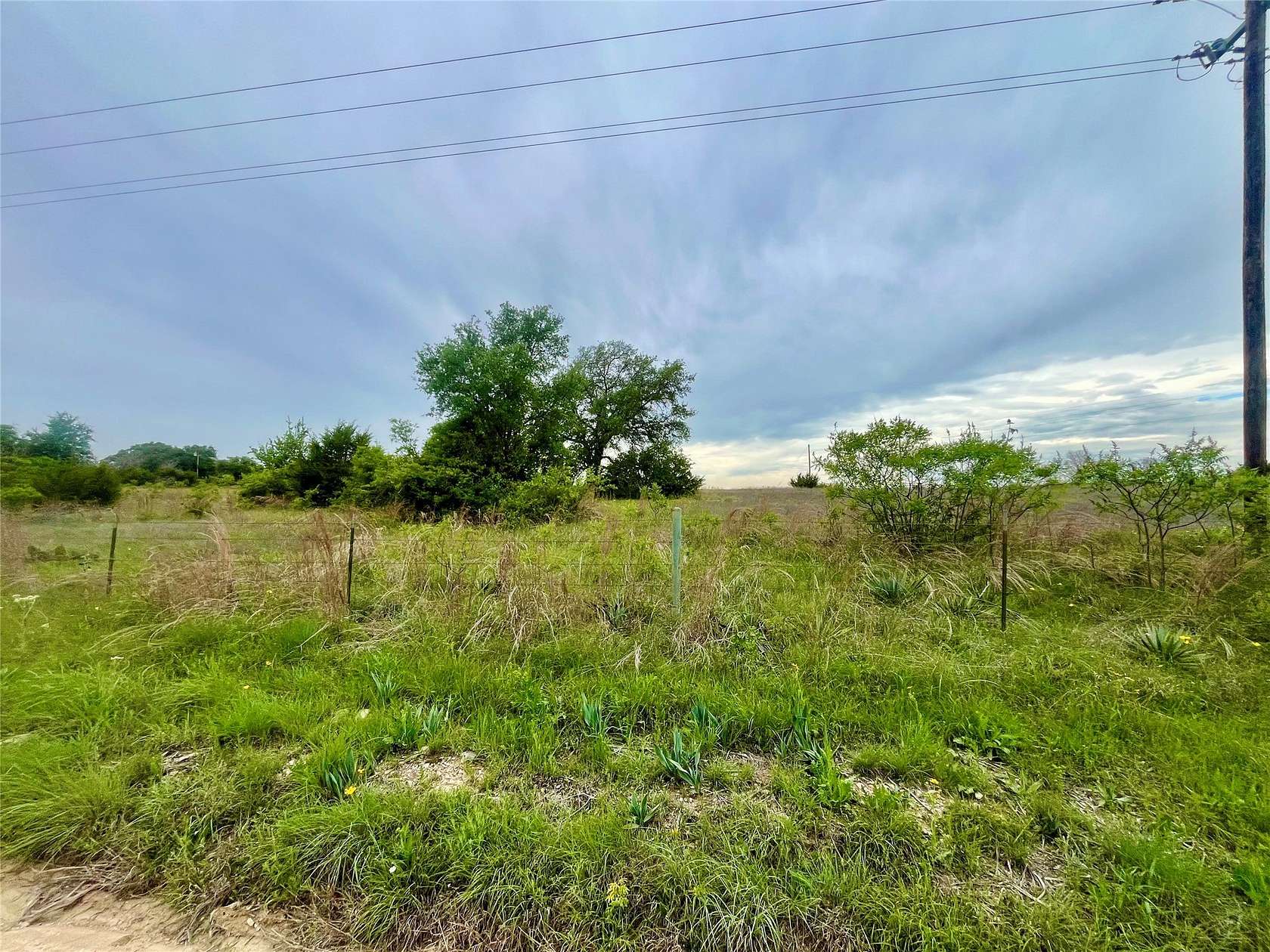 10 Acres of Land for Sale in Hamilton, Texas