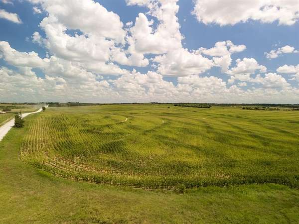 11 Acres of Recreational & Residential Land for Sale in Hubbard, Texas