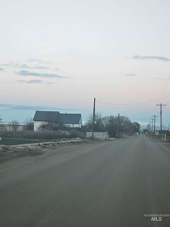 2.29 Acres of Land with Home for Sale in Fruitland, Idaho