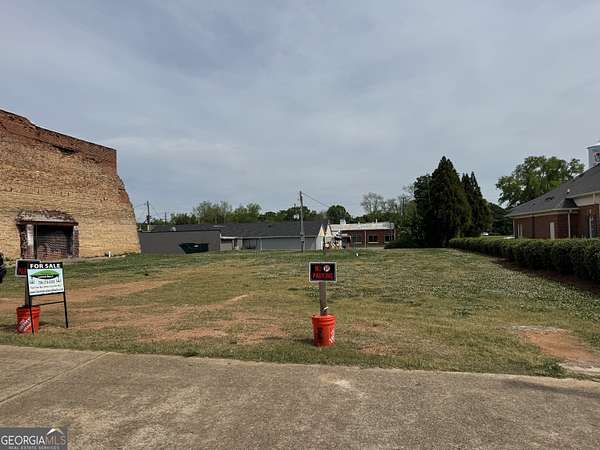 0.45 Acres of Mixed-Use Land for Sale in Hartwell, Georgia