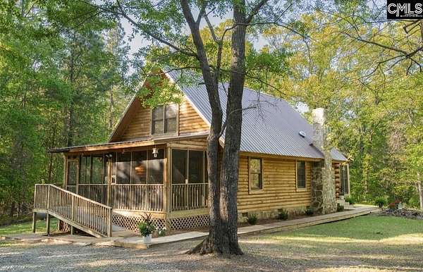 1.5 Acres of Land with Home for Sale in Winnsboro, South Carolina