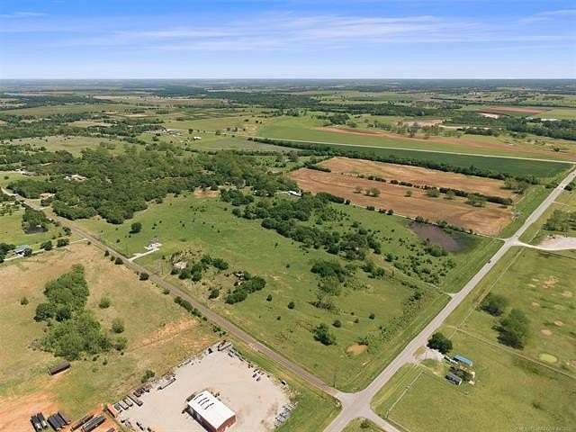 44.5 Acres of Commercial Land for Sale in Wynnewood, Oklahoma