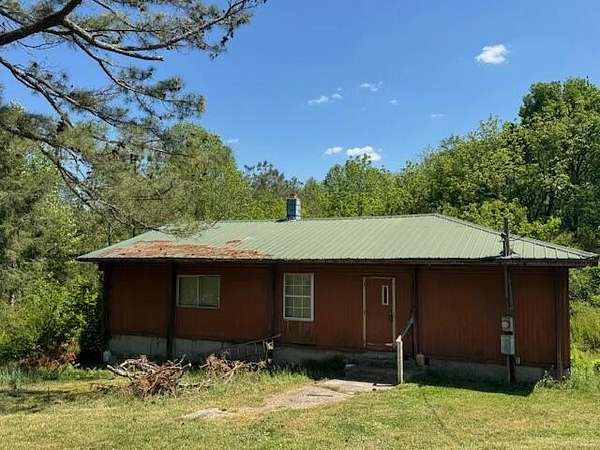 3.1 Acres of Land with Home for Sale in Dayton, Tennessee