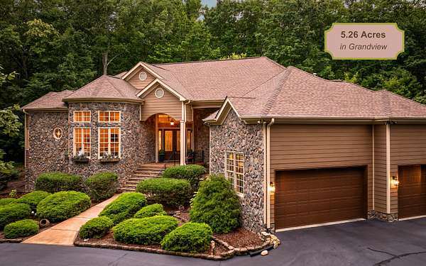 5.26 Acres of Land with Home for Sale in Signal Mountain, Tennessee