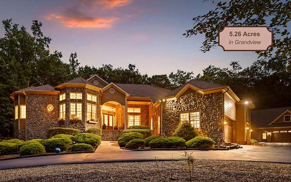 5.26 Acres of Land with Home for Sale in Signal Mountain, Tennessee