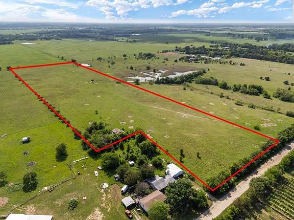 22.5 Acres of Agricultural & Residential Land for Sale in Wills Point, Texas