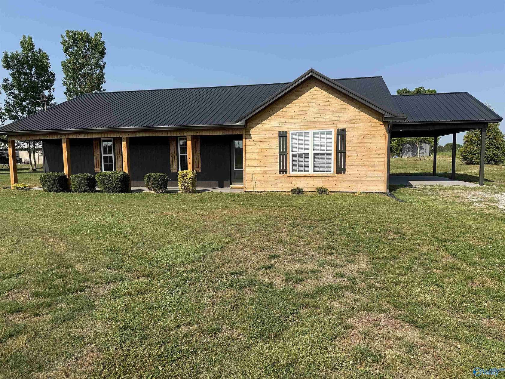 1.72 Acres of Land with Home for Sale in Crossville, Alabama