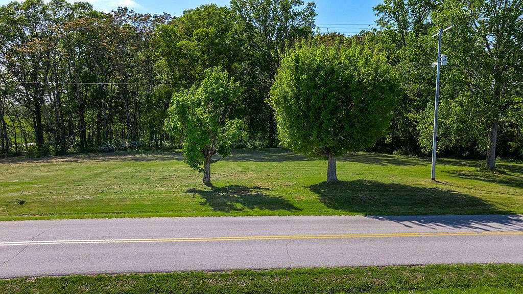 1.5 Acres of Residential Land for Sale in Portland, Tennessee
