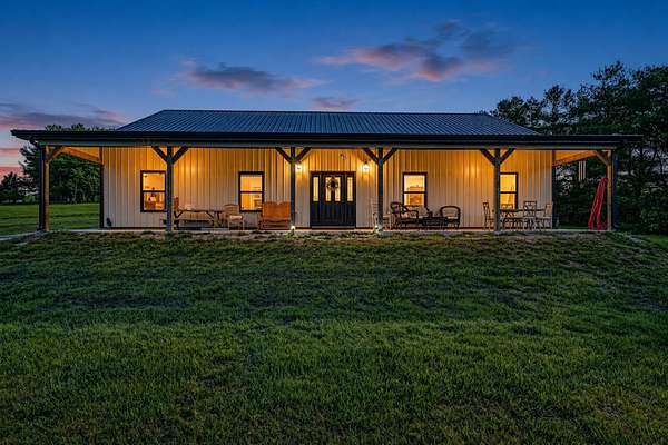 5 Acres of Land with Home for Sale in Bethpage, Tennessee