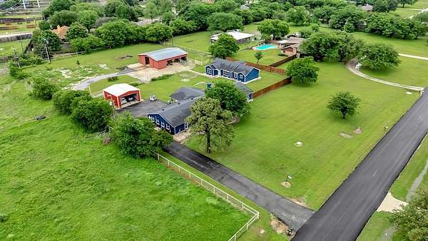 2 Acres of Improved Mixed-Use Land for Sale in Fort Worth, Texas