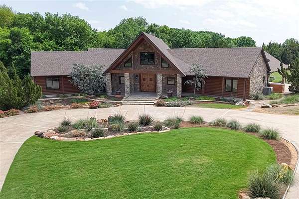 4 Acres of Land with Home for Sale in Lucas, Texas