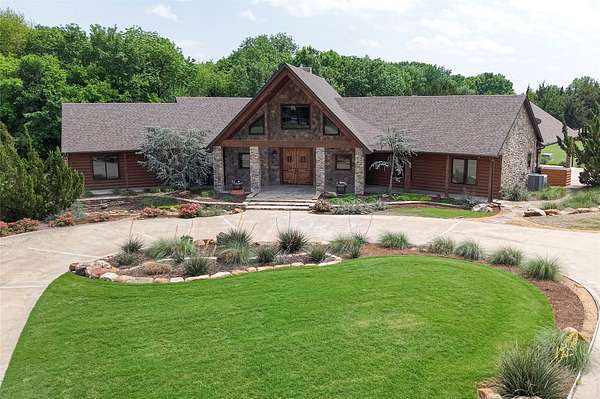 4 Acres of Land with Home for Sale in Lucas, Texas