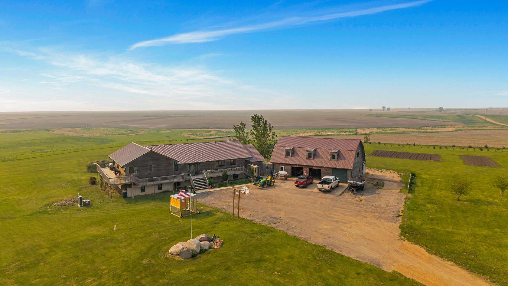 40 Acres of Land with Home for Sale in Doland, South Dakota