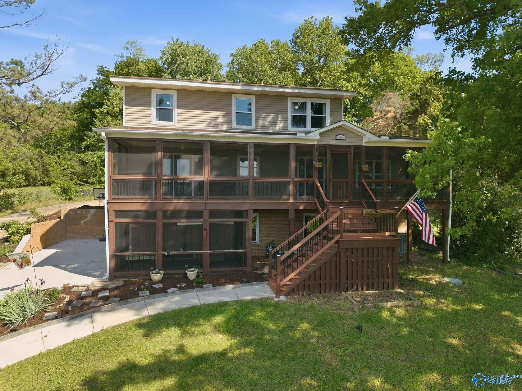 1.5 Acres of Land with Home for Sale in Huntsville, Alabama