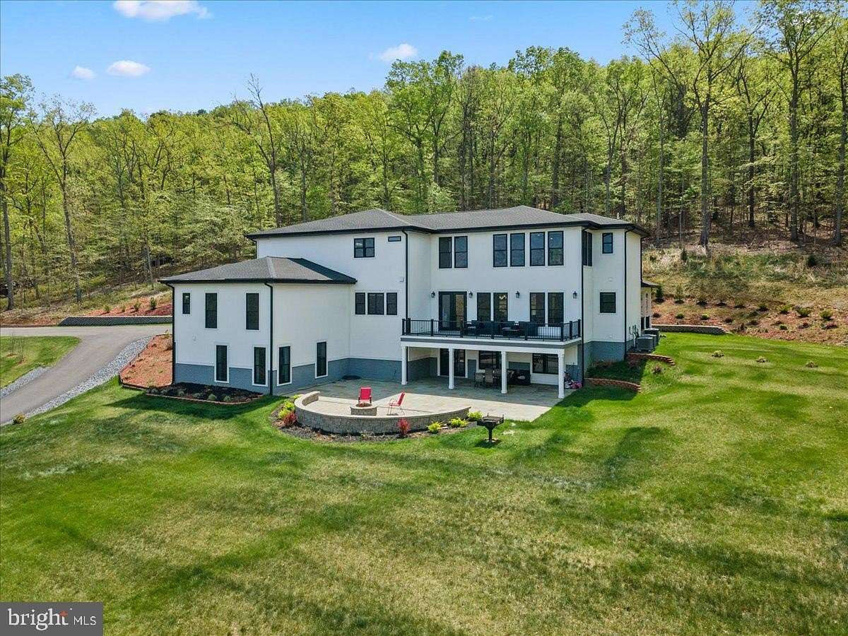20 Acres of Land with Home for Sale in Front Royal, Virginia